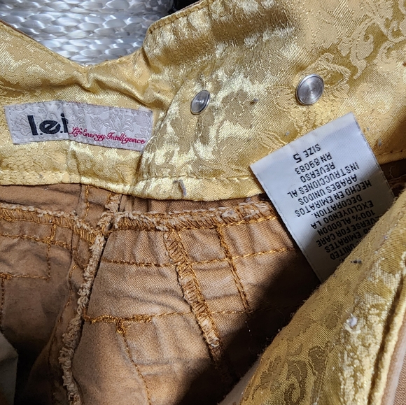 LEI Sz5 7 pocketed khakis w/ beautiful gold buttons including button up fly - Picture 4 of 7
